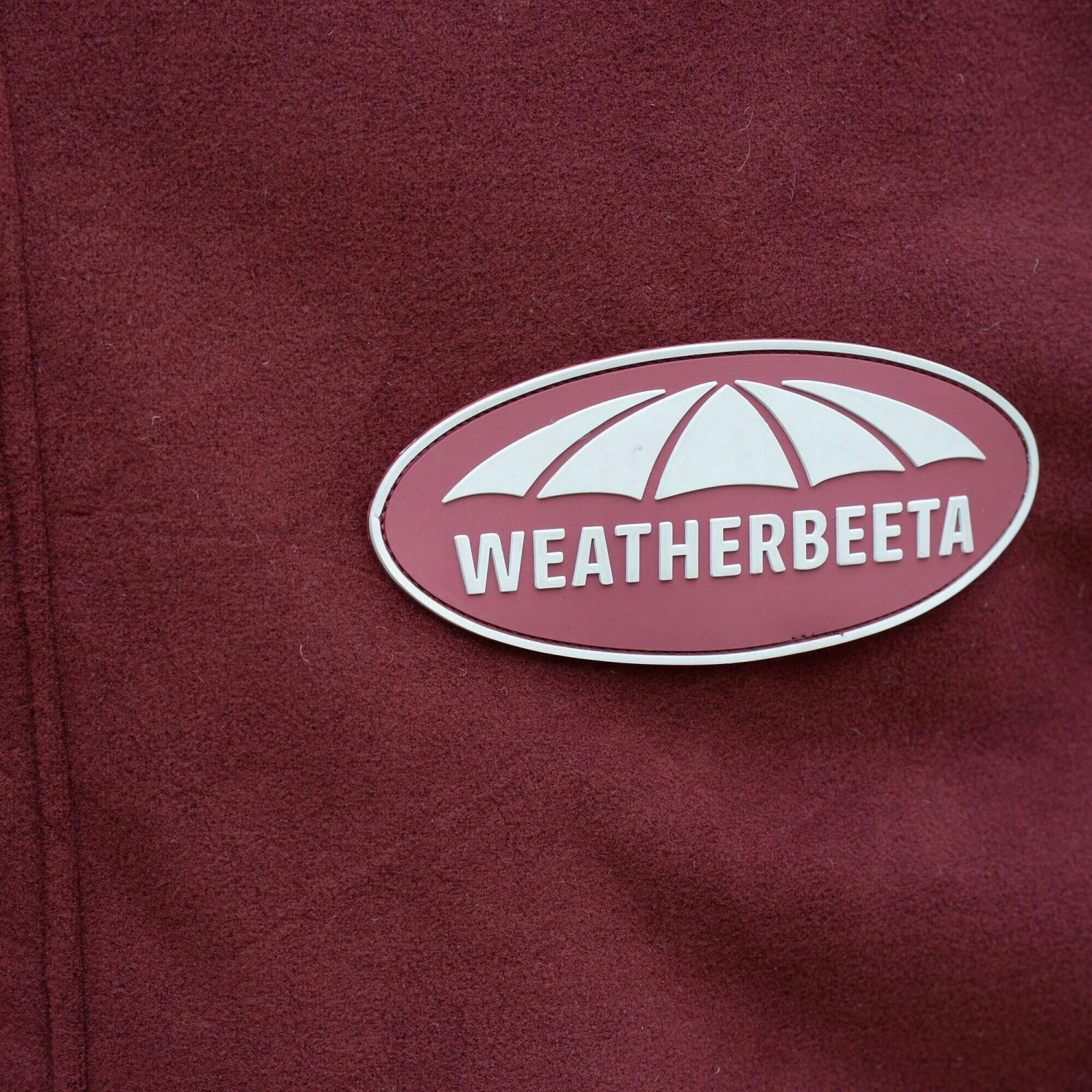 Weatherbeeta StandardNeck Sherpa Fleece Horse Cooler Rug (Maroon/White) - Image 4